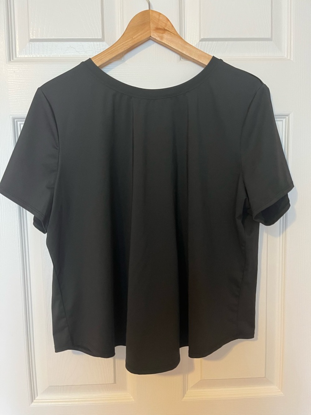 HALARA Black Short Sleeve Pleated Mesh Back Tee - Picture 4 of 15